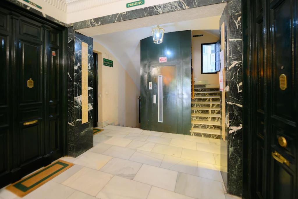 Encantador Apartamento Temporal Centrico Con Patio Privado Mpe51 مدريد المظهر الخارجي الصورة